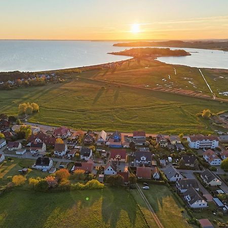 Schicke Fewo Mit Terrasse, Gratis Nutzung Vom Ahoi Erlebnisbad Und Sauna In Sellin - Haus De Niege Wech Fewo 02 Thiessow Bagian luar foto