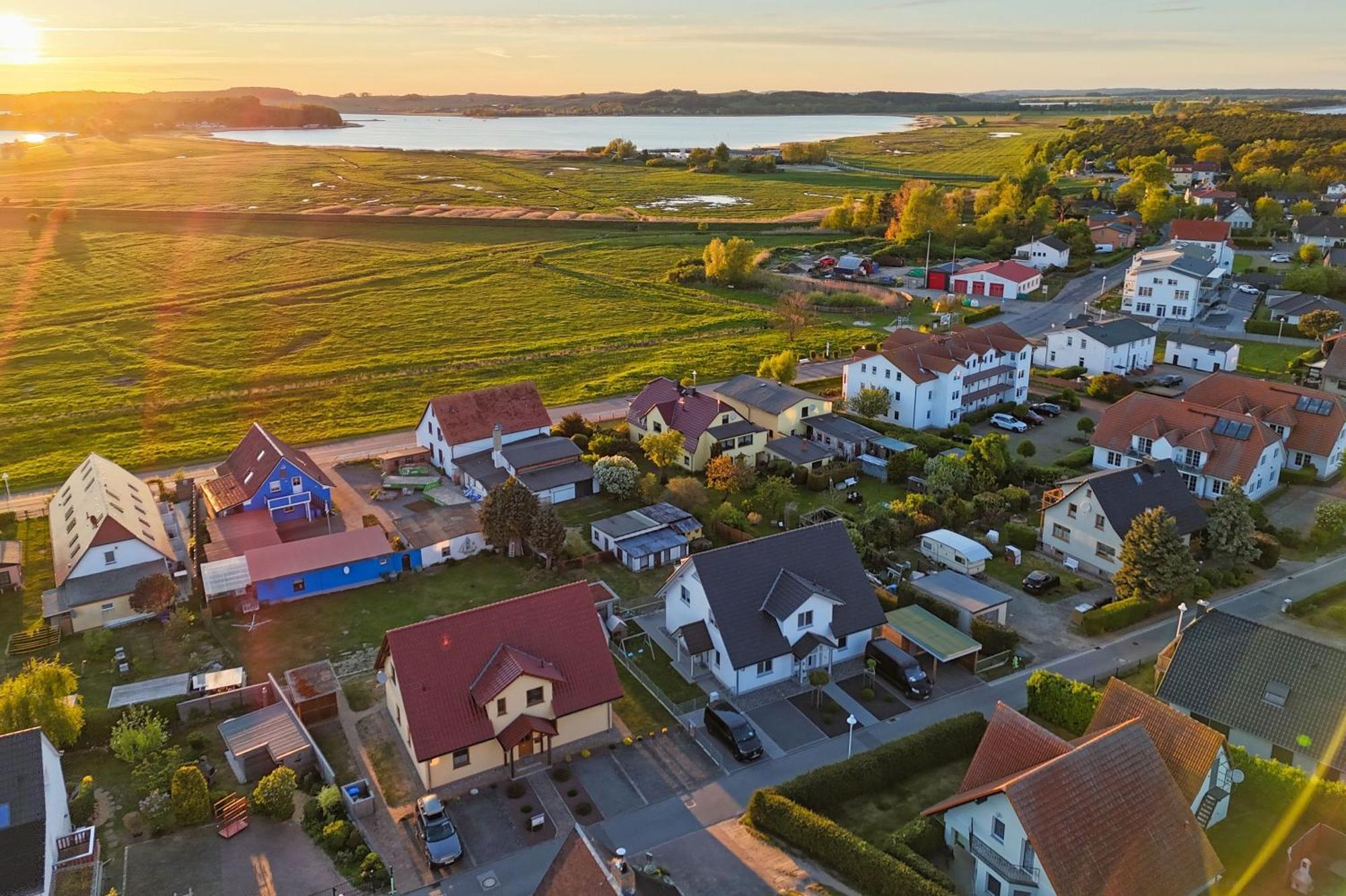 Schicke Fewo Mit Terrasse, Gratis Nutzung Vom Ahoi Erlebnisbad Und Sauna In Sellin - Haus De Niege Wech Fewo 02 Thiessow Bagian luar foto
